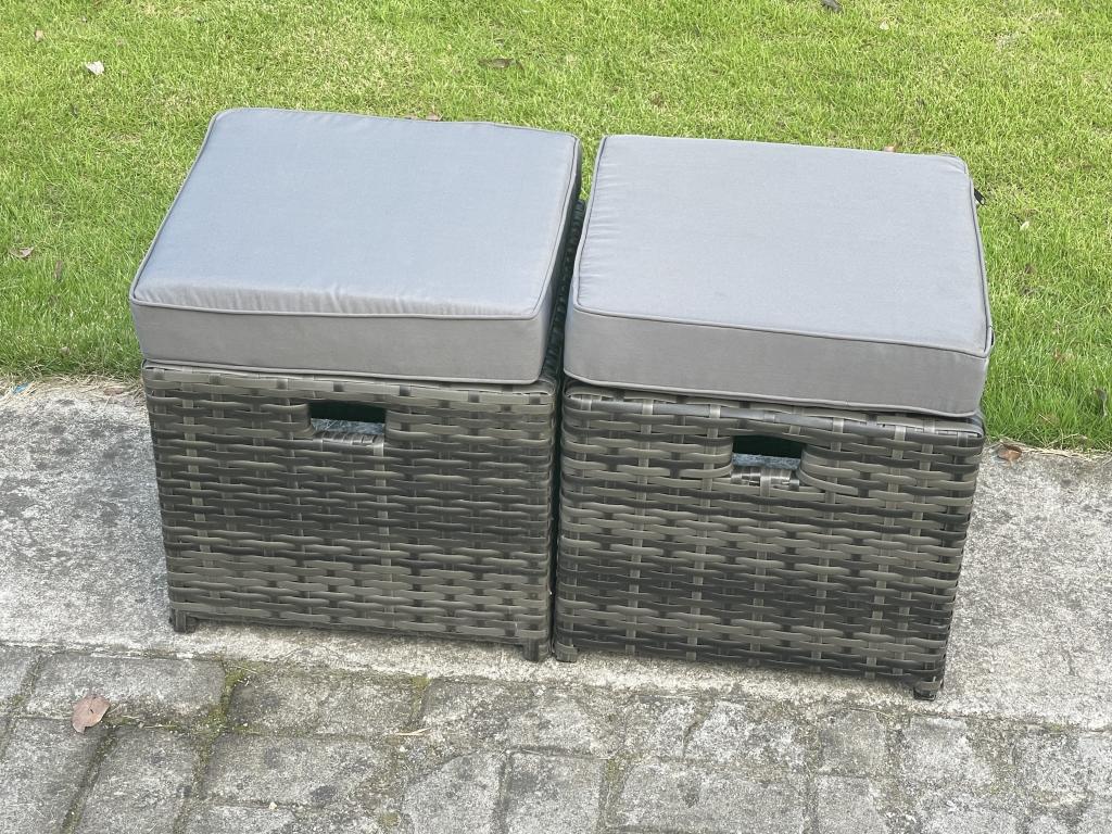 Divano grigio - dlz1766459486766